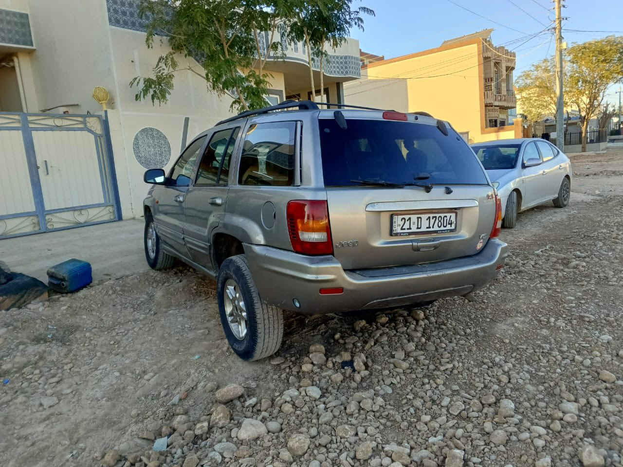 سيار جيب مكفول من حادث بي قطعتين كلير محرك كير  جديد شاد موديل ٢٠٠١سنوي جديد رقم جديد سعر٦٣وبي مجال رقم تلفون امروس اروس ***********
