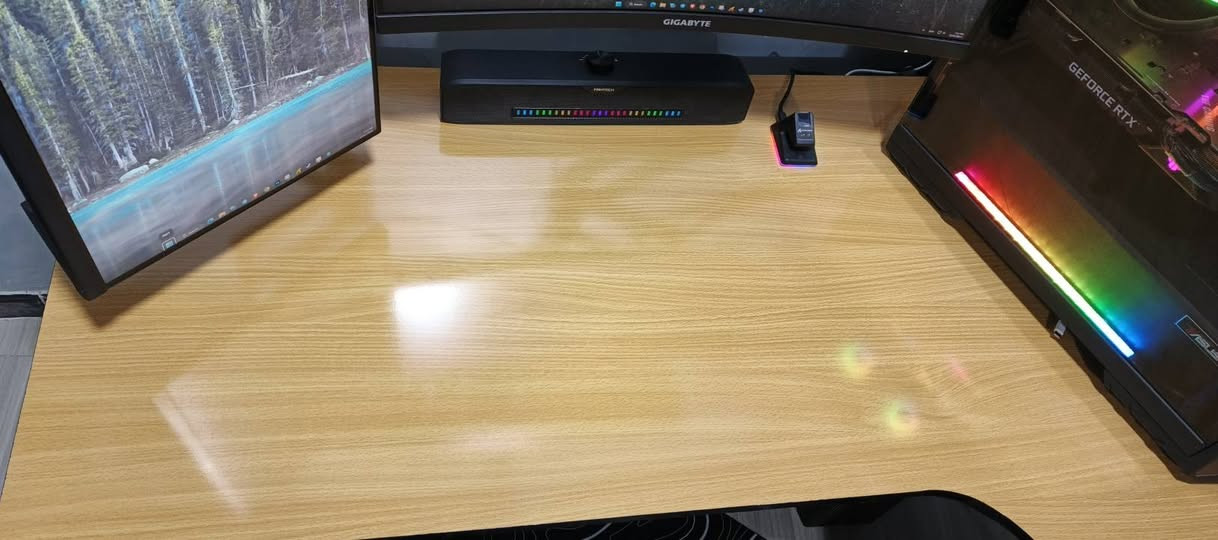 سلام عليكم ميز ركن للبيع 
الابعاد 160 * 120 
العمق 60 
الارتفاع 75 
الميز مثل ما موضح بالصور نظيف جدا 
مكاني بغداد العامريه ما عندي توصيل السعر 110 الف
***********
