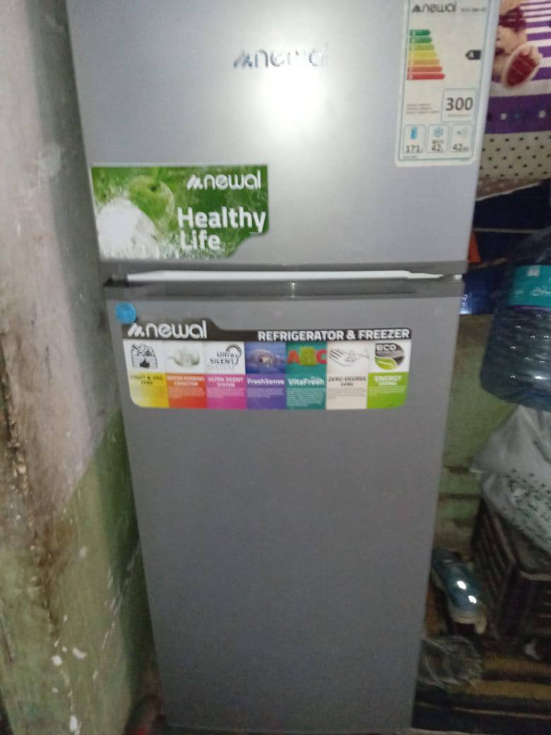 ثلاجه نوال للبيع عاطلة بية ليك  على وضع الشركة ماداخلة تصليح السعر 75وبيه مجال العنوان نجف رقم/***********
