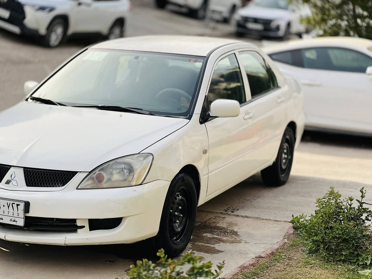 من رخصة الادمن
للبيع مسيبوشي لانسر2011اشركة العامه خليجية
سيارة كير مكينة مكفولات مكينة قبق اسود 1600بلادي 
تخم تاير جديد حدادية امامي خلفة جديد تبريد ثلج تدفه 
السيارة بيه صبغ اهلالات خلفية وكصت البنيد فقط بسبب الحصو مال طريق السيارة مطلوبه للمصرف 
السعر 60$
العنوان بغداد البنوك 
***********
