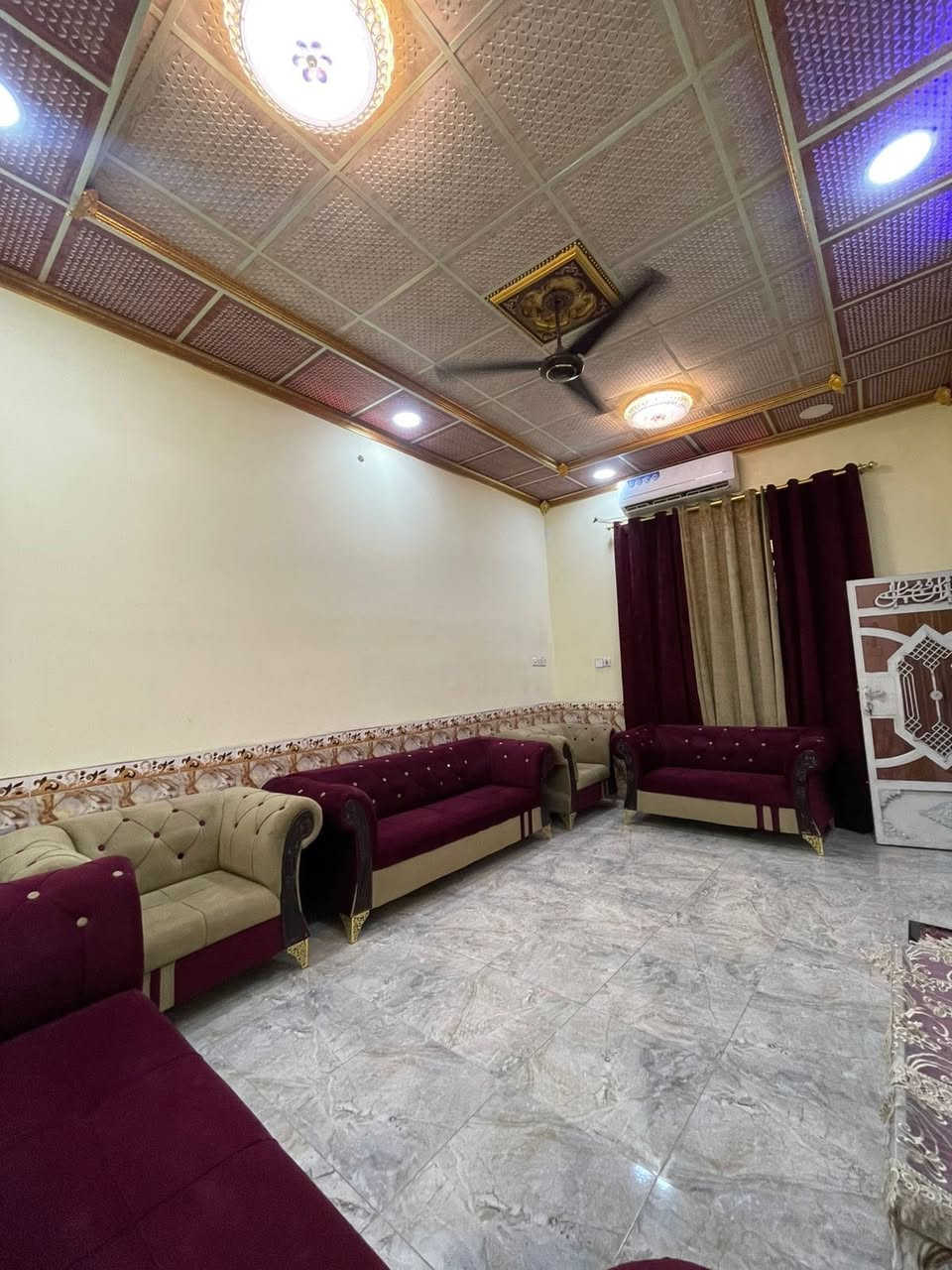 دار للبيع المساحة ١٠٠ متر طابقين بيع مستعجل
صب كونكريت 

حي الفداء قرب السريع فرع صيدلية الشغف قرب جامع ابو لبنان 

الطابق الاول استقبال صالة مطبخ وصحيات

الطابق الثاني ٣ غرف وصحيات 

للاستفسار ***********
