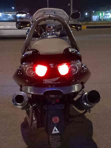 فورزه 0/9 كرستال الدراجه فول تزويد كلها شغاله كل نقص ما بيها لغود اماميه و لغود نفخ خلفيات وجه صقر سستم نيكل كروم و نيكل ذهبي كامره اماميه و كامره خلفيه نظام اي بي اس و مانع انزلاق هواي بيها تزويد ما اكدراذكره الدراجه مفوله شباب 

سعرها 1600 الشراي يتصل و يدلل الدراجه تسوه اكثر من هذا السعر 

عنواني كوت حي الحكيم  ***********
