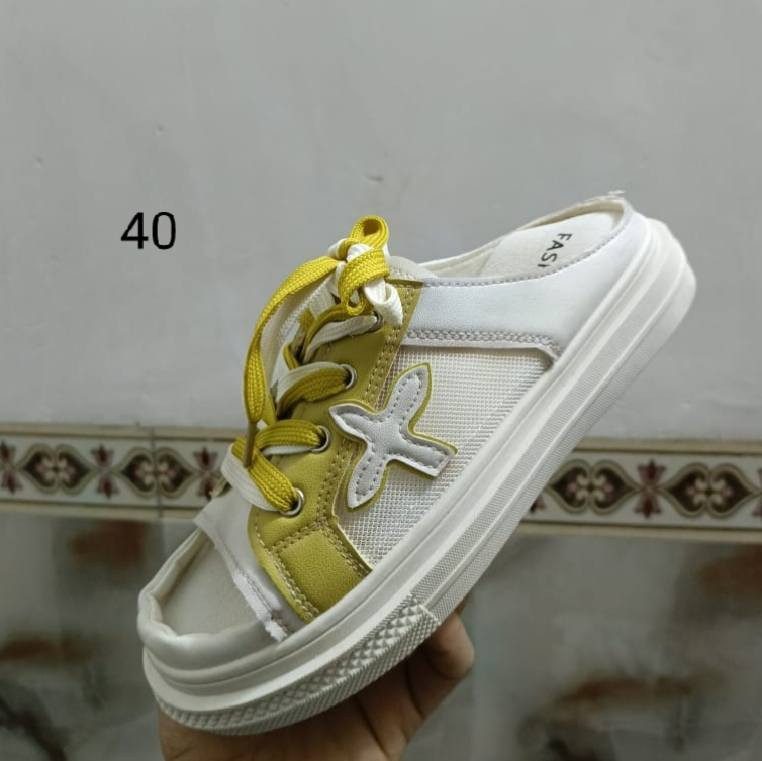 سلام عليكم وجبه جديده من الحذيه نسائي اطفال شبابي رجالي ولادي متوفر اكثر من 100موديلا قياسات تبدأ من 21لل47راح انشر نموذج منهن وليريد باقي الموديلات يجي خاص ويدلل 

 نقدم مجموعة متنوعة من القطع الاحذيه بأسعار مناسبة للجميع، حيث جميع  سعر القطعة من ٧٠٠٠ دينار عراقي فقط!

مميزات الخدمة:

· أسعار لا تنافس وتناسب جميع الفئات.
· توصيل داخل محافضات العراق 5الاف دينار 

للاستفسار و الطلبات ***********واتساب فقط
