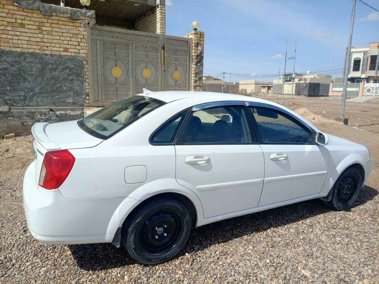 اوبترا 2011 مكفولة من ضربة وتبديل ومن صبغ ما عدا  رشات بسيطة السعر 86 وبيه مجال قليل العنوان الصقلاوية ***********
