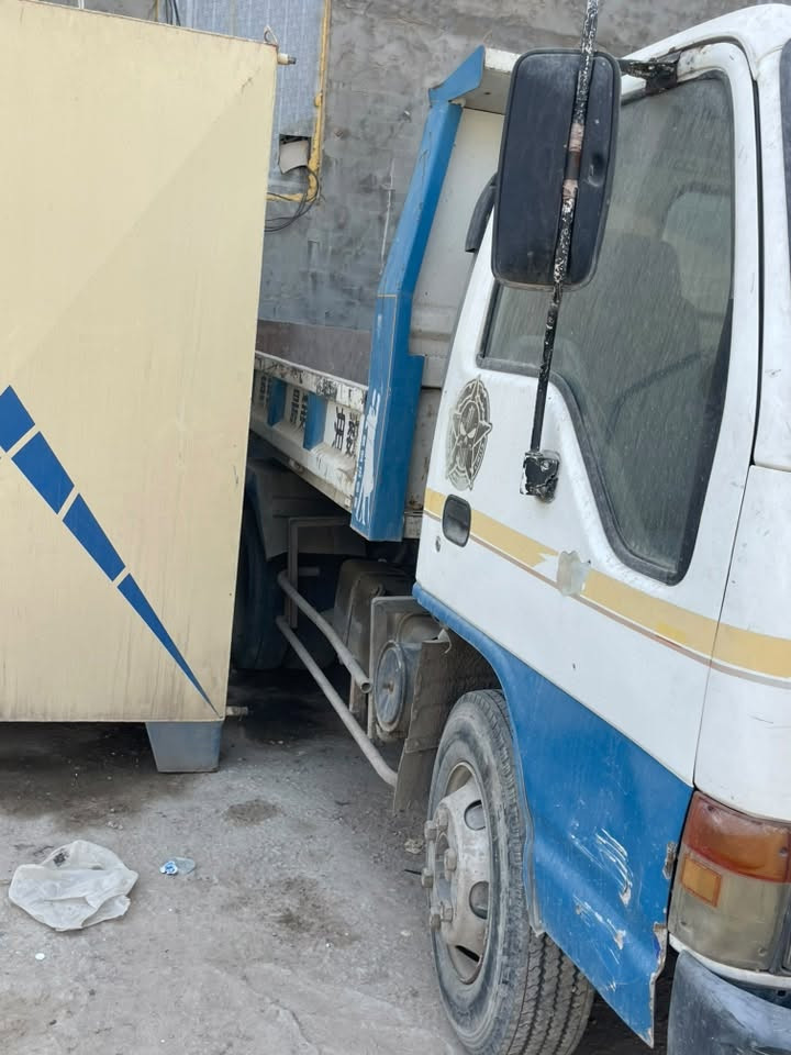 للبيع ازوز قلاب فحل موديل ٩٢ رقم واسط محرك ١١٢ جاهزه لاتنقيص لابخار قماره عريضه بدي بكد مال هونداي تخم تاير جوبلس جاهزه للشغل السعر ٧٥ بكانهه بغداد ***********
