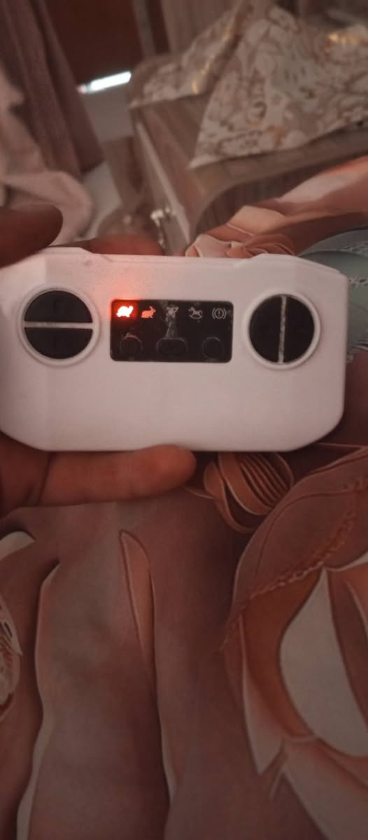 سلام عليكم سياره شحن للبيع وبلوتوث وبيه غاني ولايت وبكلايت يشتغل تريد تتحكم بيه عن بعد تريد الي يصعد يسوقه سعر 100عنوان ناصرية رقم *********** معه شاحنته
