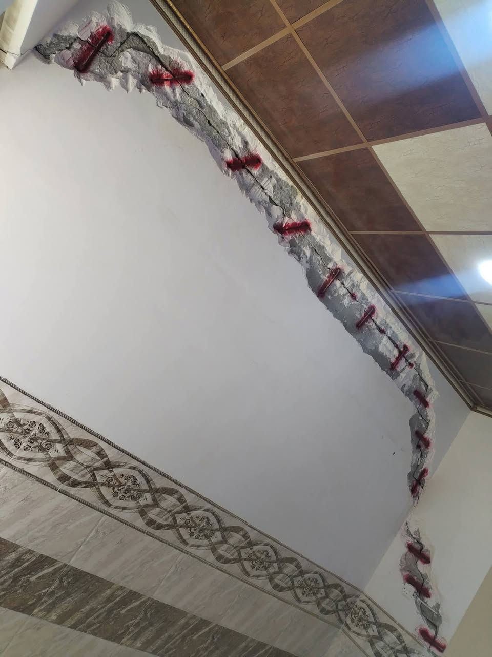 تعبت من شقوق الجدران التي تشوه منظر البيت لاتشيل هم
احنا نرجع الحائط مثل اول واحسن بخبرة وكفاءة عاليةبااستخدام افضل المواد والمعجون المخصص نعالج الفطر والشرك من الجذور ونرجعلك الجدار ناعم وانيق وجديد
✅دقه بالمواعيد 
✅نظافه واحتراف
✅ضمان بالشغل
باادارة عماد ال احمد تصليح ومعالجه كافه الدور من الدوس والفطر والشرك
استفسار اكثر اتصال 👇
***********
***********واتساب
