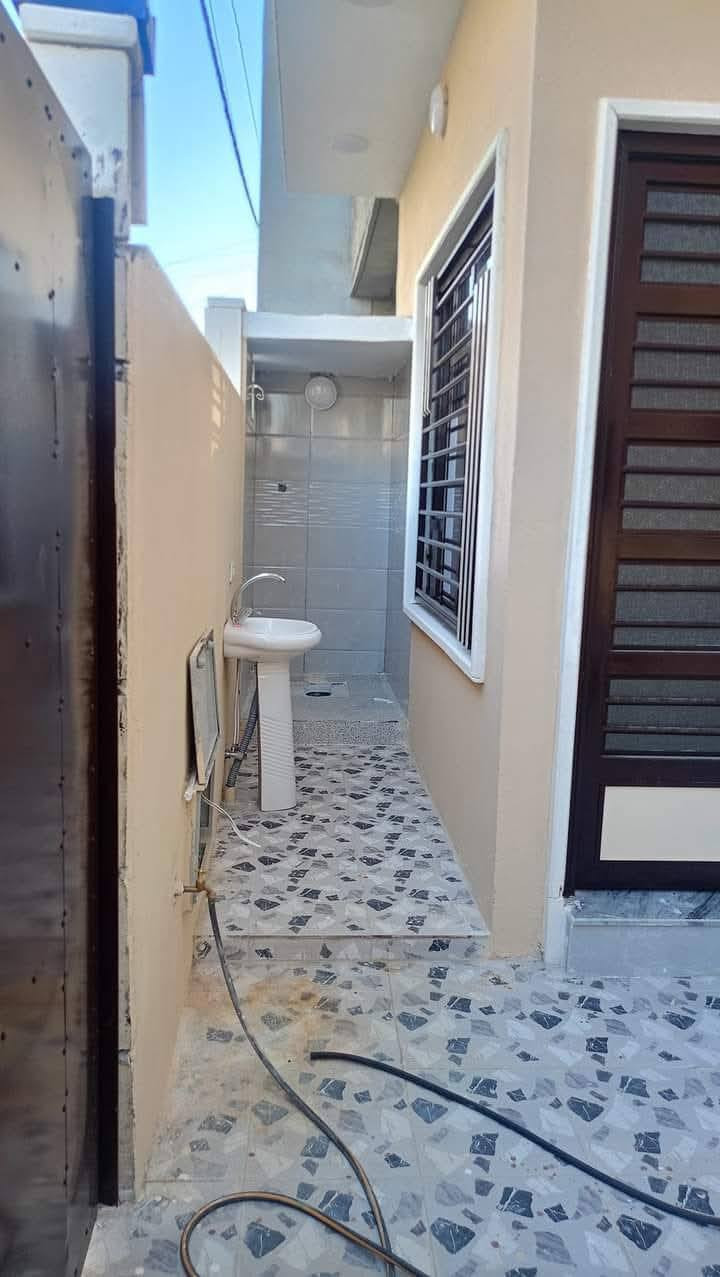 دار للبيع
حي القوسيات طريق دهوك القديم 

خلف معمل غاز التوفيق 

المساحة 136 م واجهة 8 م

ط1 )) غرفتين نوم واستقبال وصاله ومطبخ وصحيات 

ط2)) 4 غرف نوم وصاله وصحيات وبيتونه 

سند زراعي قرار 25 

بناء حديث 

خدمات كامله ماء كهرباء تبليط 

للاستفسار أكثر اتصل على الأرقام او 

 مراجعة مكتب الدار الكائن في بناء الجاهز مقابل الكمرك 

***********

***********
