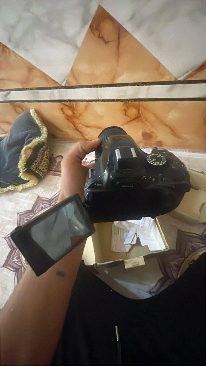 نيكون 5200
رام 
كارتونه مالتها 
شاحنه 
بطاريه 
ناقل صور
 يوجد توصيل لجميع المحافظات


**إذا كنت صاحب هذا الإعلان وتريد حذفه لأي سبب، رجاءا أرسل رسالة إلى الدعم الفني**