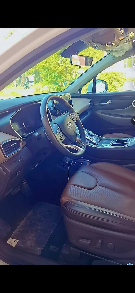 سلام عليكم.
سنتافي 2024 خليجي محرك 6 سلندر مواصفات خليجي مو امريكي السيارة تحت ضمان الشركة رقم بغداد بأسمي مكفولة من اي خلل او ضرر بسيارة جديده معنى الكلمه داخل جلد اصلي بلكامل مو مخمل ماشية 34000 كم الزجاج مغلف ppf بلكامل عازل للحراره مكانهه بغداد حي الحسين 
السعر 290 $  موبايل ***********
