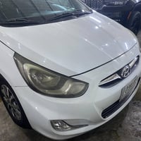 اكسنت موديل ٢٠١٥ خليجي محرك ١٦٠٠ ماشيه ١٠٠ بيهه ٤ قطع صبغ بدون دواخل س...