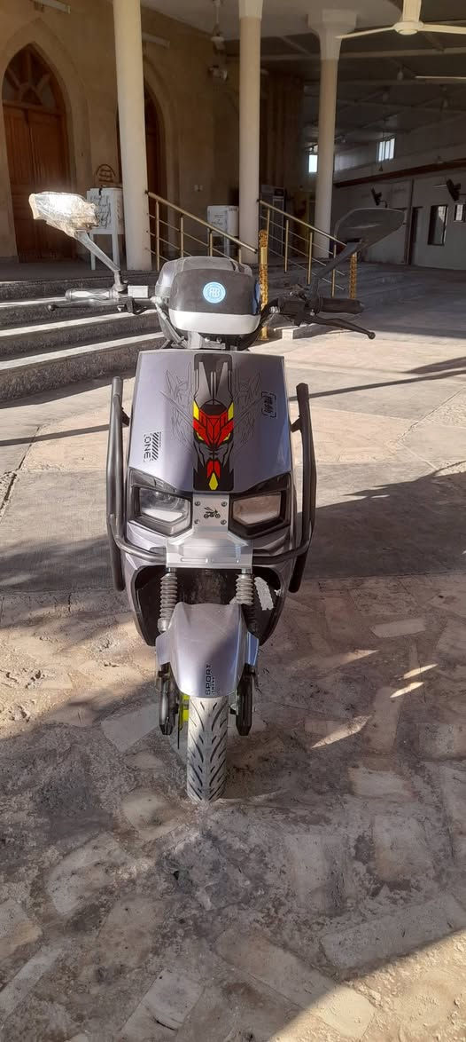 السلام عليكم دراجه شحن ٦ بطاريات دراجه زيرو كبه لدات شلعه معدل ٤ نمر وبك ماشيه ألف بعد على الشركه بصمتين العنوان بغداد الغزاليه السعر ٧٥٠ هاتف *********** بيه خدمه واتساب للتصال
