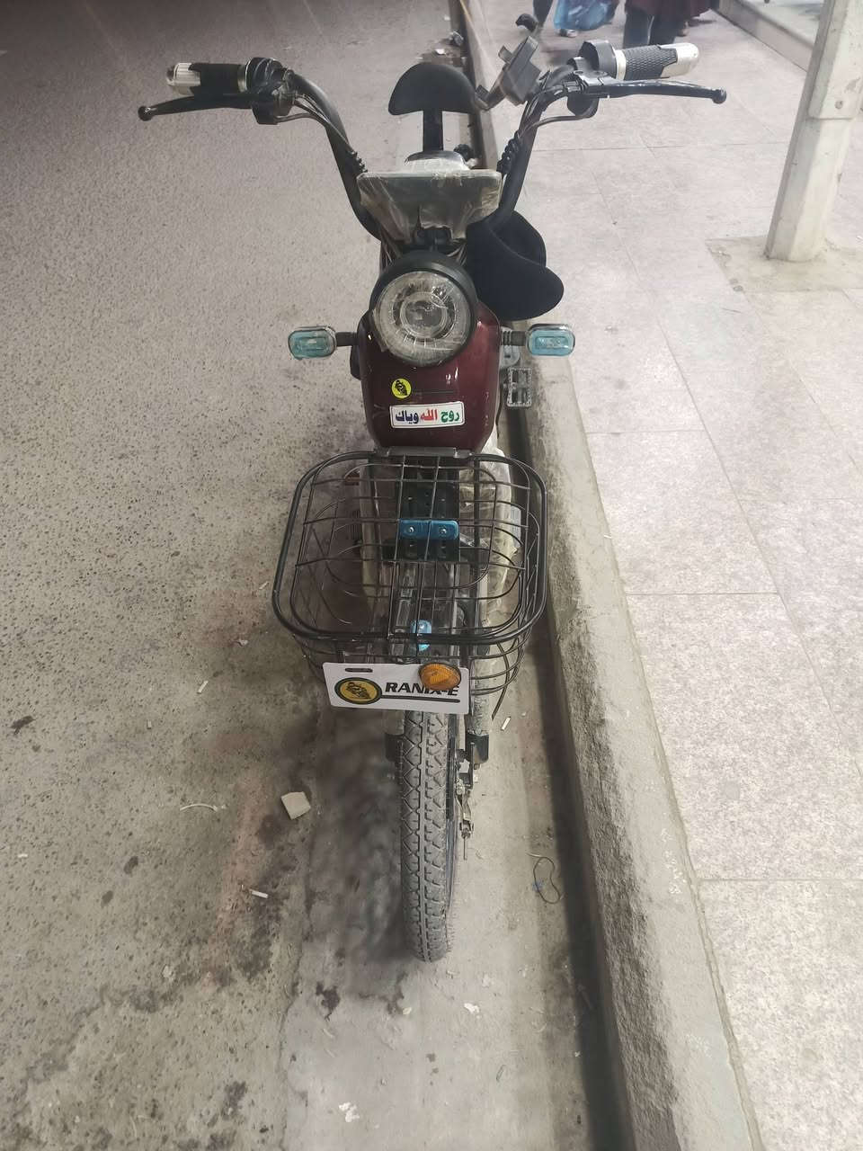 بايسكل شحن للبيع موديل 2025 مستخدم ثلاثه اشهر بطاريات خمسه 450 وبي مجال سماوه اتصل ***********
