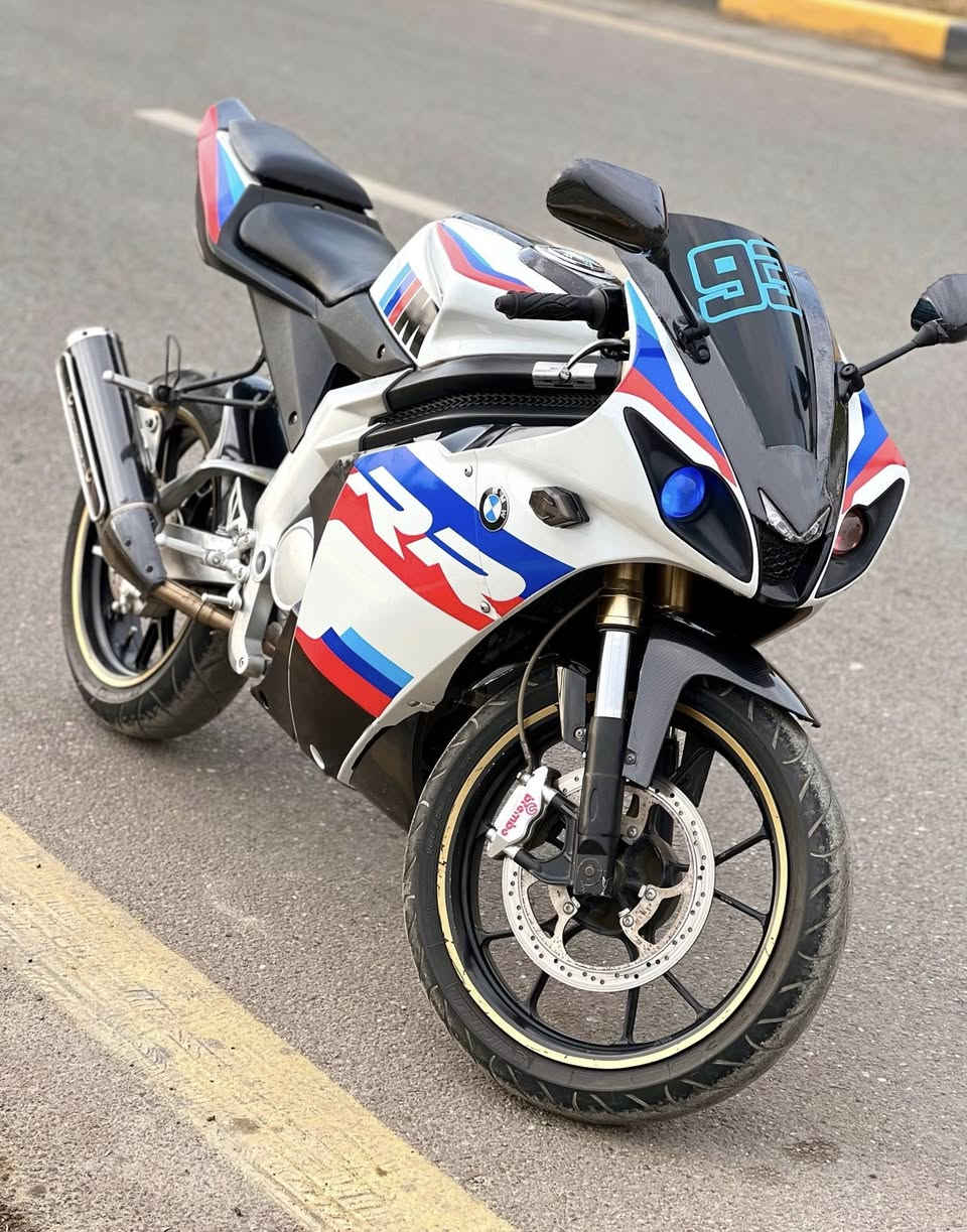 السلام عليكم للبيع بطح مكينة ربع الدراجة مكفولة من كلشي وجاهز السعر 17$ للأتصال ***********
ملاحظة الدراجة اني خال اله علامة بي ام هيه اسبانية 
مكاني حي الجامعة
