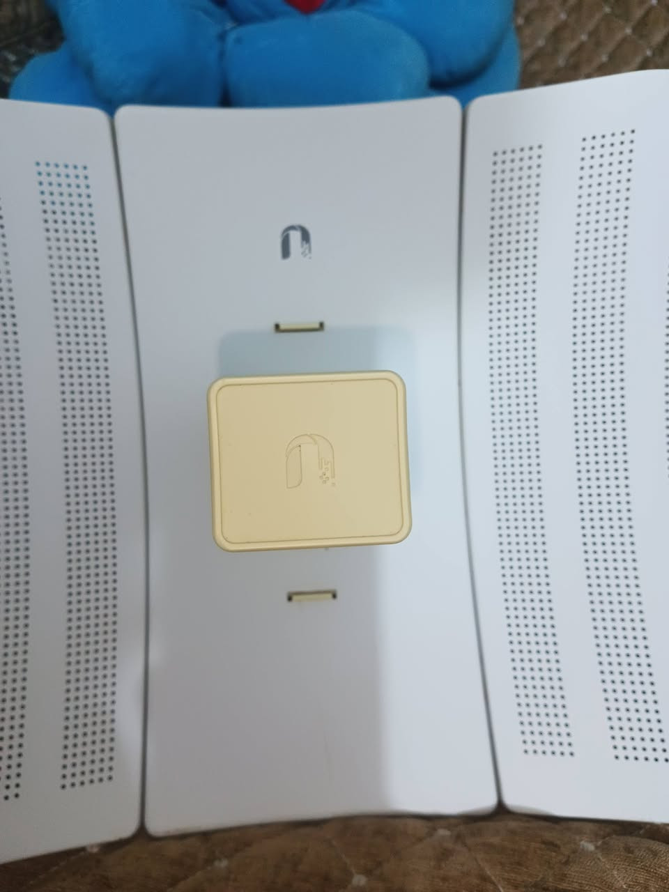 سلام عليكم نانو للبيع نضيف خير من الله سعر 45وبي مجال شراي يتصل ***********
