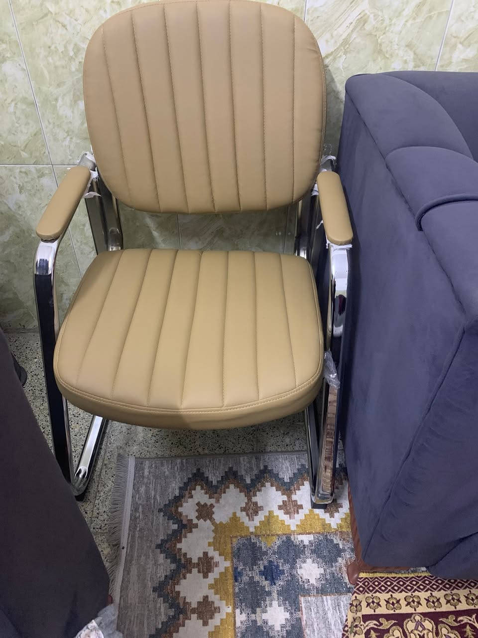 كرسي جلد غير مستعمل ذو مسند 
المكان بغداد حي اور


**إذا كنت صاحب هذا الإعلان وتريد حذفه لأي سبب، رجاءا أرسل رسالة إلى الدعم الفني**