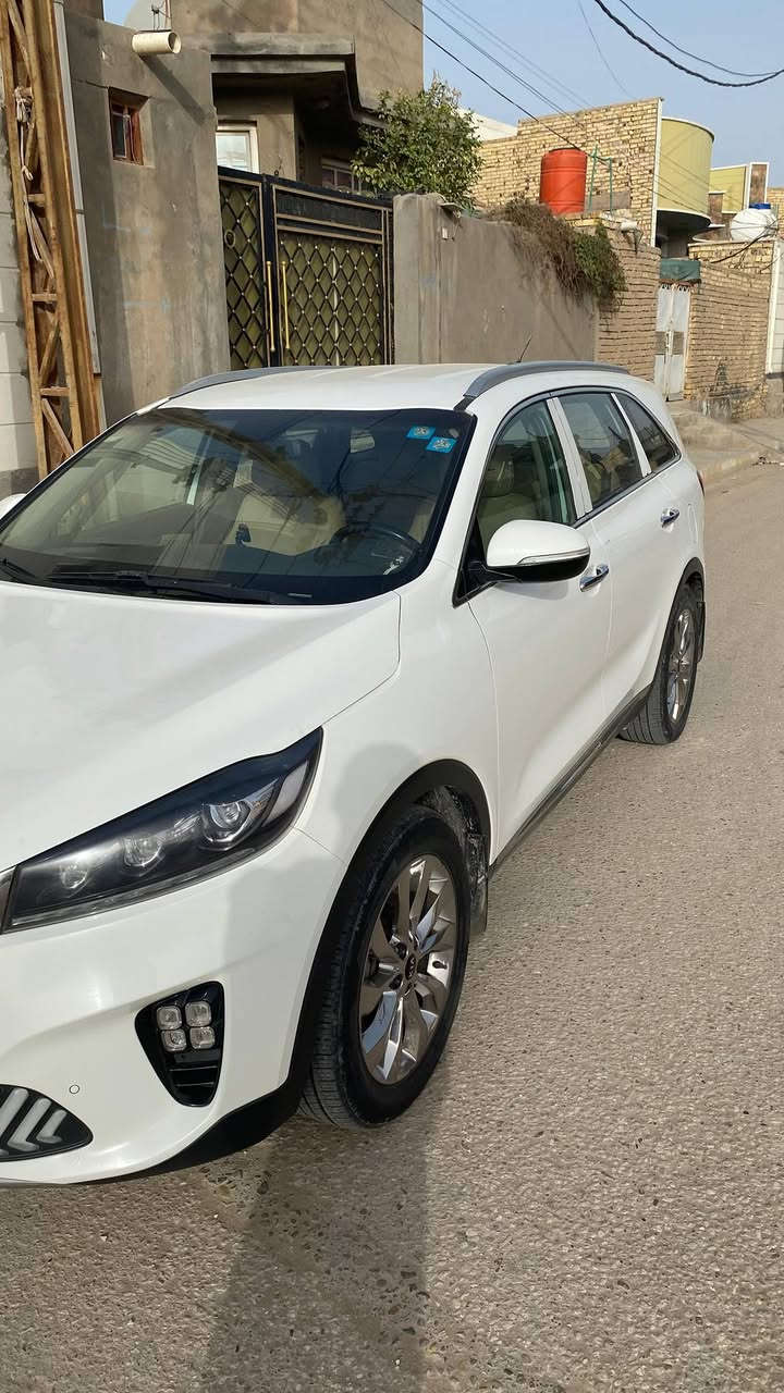 سورنتو ٢٠١٨ خليجي فول عدا الفتحة ماشية ١٦١ حقيقي رقم قادسية السيارة مكفولة من التبديل والصبغ وبيهة حالوب بالقمارة والبنيد التكم ما بيهن ناعمات كلش وقليات (معدودات). السيارة مكانهة بالديوانية للاستفسار الاتصال ***********
