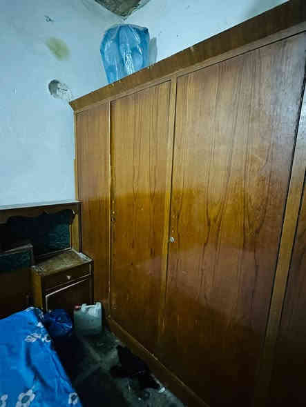 سلام عليكم غرفه اخشاب نضيفه خمس ابواب جربايه ام المسرح وياها اجنحتها وياها كومدي كله نضيف مكاني الناصريه المركز السعر 350للستفسار اكثر ***********
