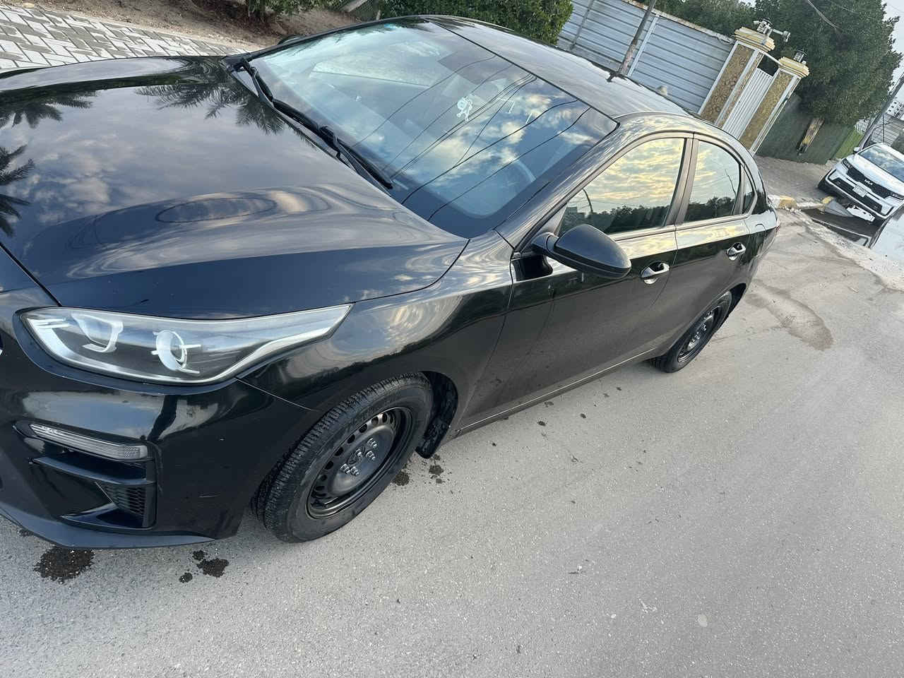 السلام عليكم
كيا سيراتو 2019 محرك 1600 مواصفات المعروفة تحكم ستيرن شاشة حساسات خلفية وكامرة دوارة ماشية 98 سنوية جديدة 

السعر 137 

سونار موجود ممتواجد فيس تواصل عالرقم 

***********
