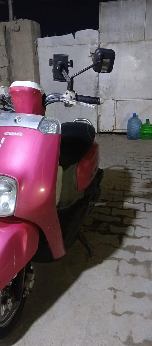 السلام عليكم بوليسي ٢٠١٤ ياباني نوزل ماشيه ٤٨ الف اصل دراجه بلاديه اصل رمبه سعر مليون و ١٠٠ وبيها مجال للشراي *********** الجاد يتصل
