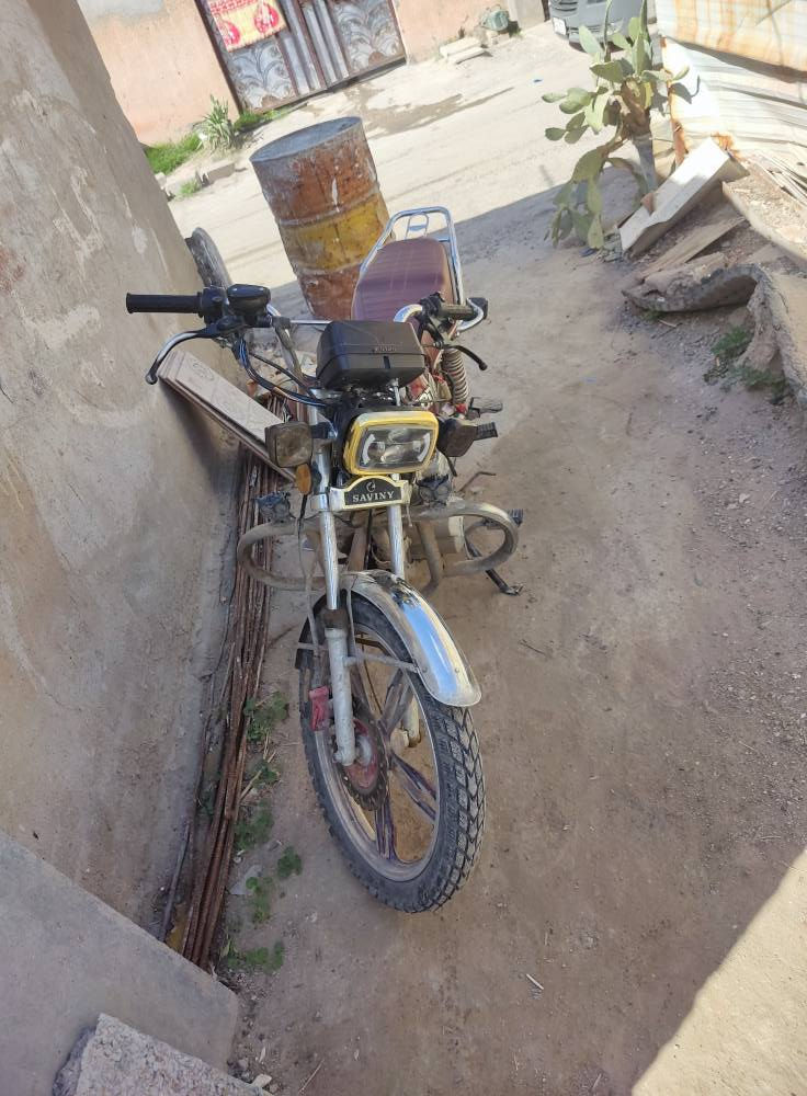 سلام عليكم دراجه سونك سيفان محرك 150 موديل الدراجة 2023المكينه خير من الله لا تبخير ولا تنقيص سعر الدراجه  500وبيها مجال الرقم ***********
