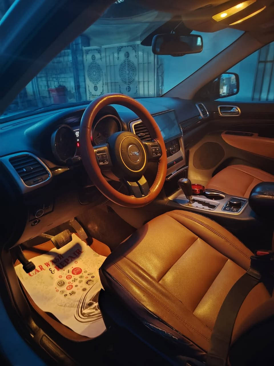 جيب كراند شيروكي موديل ٢٠١٣ خليجي
مكفولة من الصبغ و التبديل
مواصفات السيارة limited
بصمة و فتحة 
كشنات جلد وكهرباء
تبريد لمس 
شاشة وكامرة
داخل قرميدي 
تبريد قطعتين 
فور ويل 
السونار مرفق مع الصور 
السعر 190 $ 
مكان السيارة ديالى بعقوبة
مكلف بالنشر هذة رقم صاحبهة ***********
