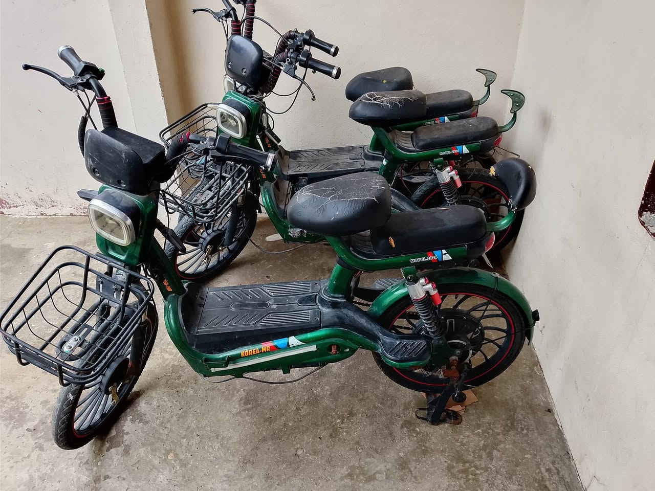 السلام عليكم دراجات شحن للبيع بدون بطاريات السعر 350 كلهم شلع. ***********
