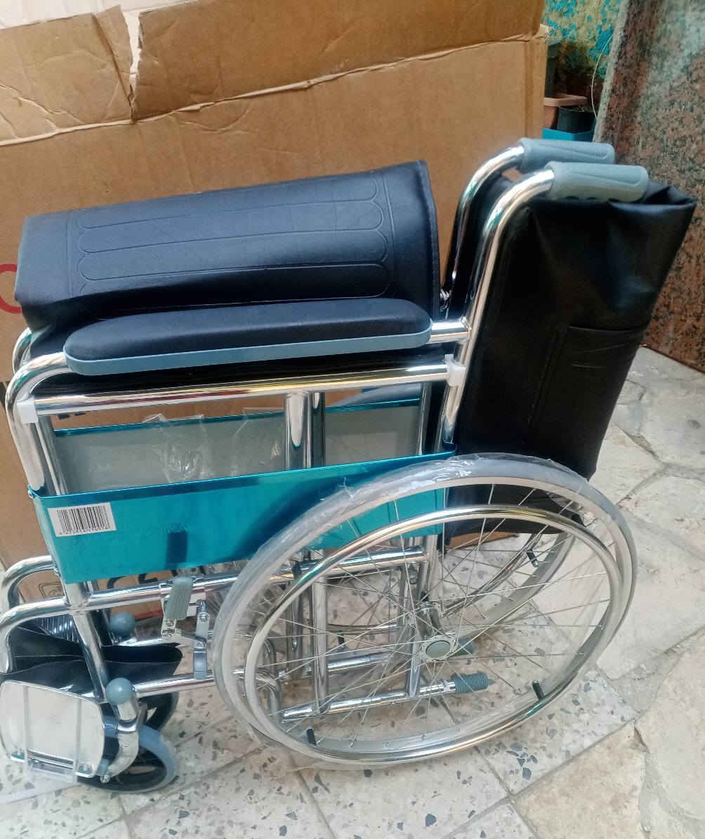 كرسي استاندر عجل سلك من أفضل الكراسي الطبية التي يتم استخدامها في حالات المرضي وكبار السن، بأفضل المواصفات الفنية.
كرسي متحرك قابل للطي بذراع ثابت ومسند للقدمين

عجلات عالية الجودة

إطار فولاذي لامع

أقصى تحمل: 
لحد ١٠٠ كيلو


**إذا كنت صاحب هذا الإعلان وتريد حذفه لأي سبب، رجاءا أرسل رسالة إلى الدعم الفني**