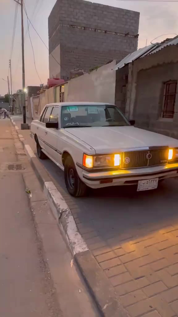 السلام عليكم للبيع سوبر 1982بسمي سنويه لغايه 2028حداديه زيروو محرك وكير بلاد كفاله ومكفوله من الصبغ العام بيها صبغ قليل كلش وكفاله من الضربه سياره مال جناي كهربائيات كله شغاله تدفئه وتبريد سنتر لوك تخم تاير بيها بس دوسه صفحت السايق مثل ما موضحه بصوره العنوان البصرة 
والسعر اتصل وشلع عيوني رقم الهاتف ***********
