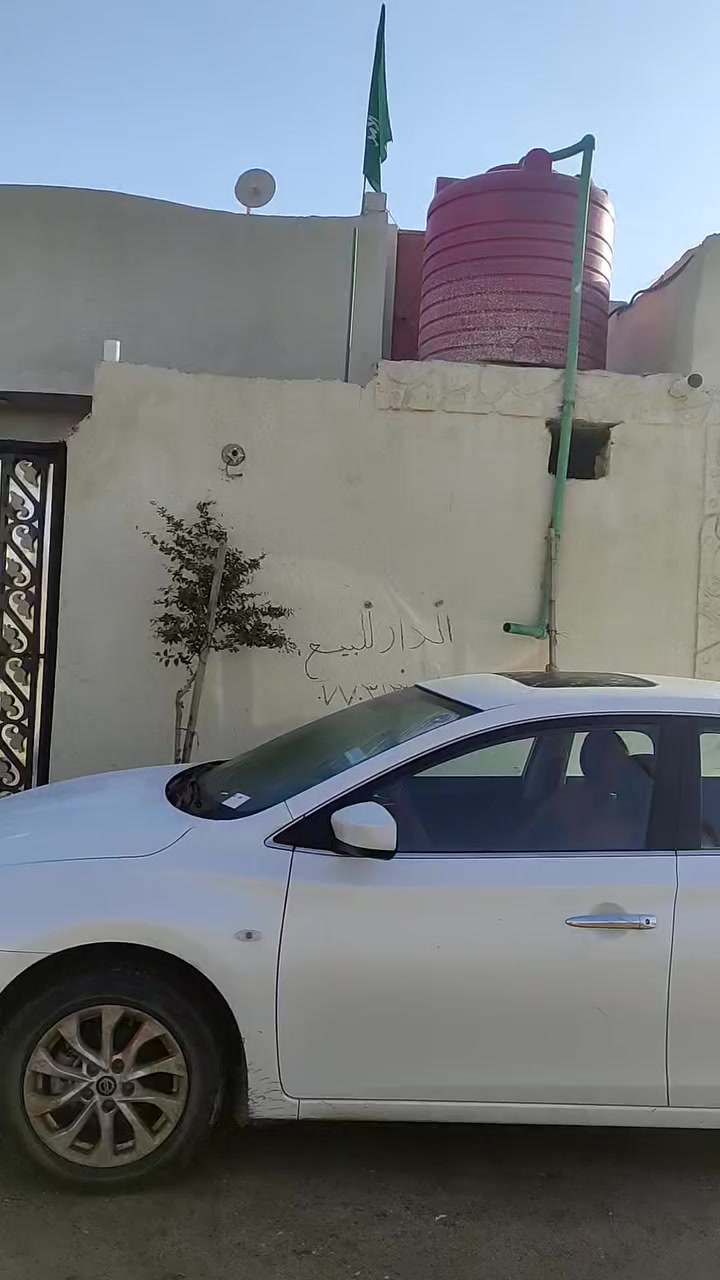 السلام عليكم
بيت للبيع الجزيره شارع الأمام زين العابدين ع بلنزله مال اسواق فطومه منطقه حلو وهدوء شارع ٨ متر واجه ٥٨٠  نزال ٢٣ متر سند ٢٥ 
يحتوي على غرفه واستقبال وصاله ومطبخ وحمات عدد ٢ داخلي وخارجي وكراج مناور عدد ٢ 
السعر ٦٠ مليون رقم الهاتف ***********
