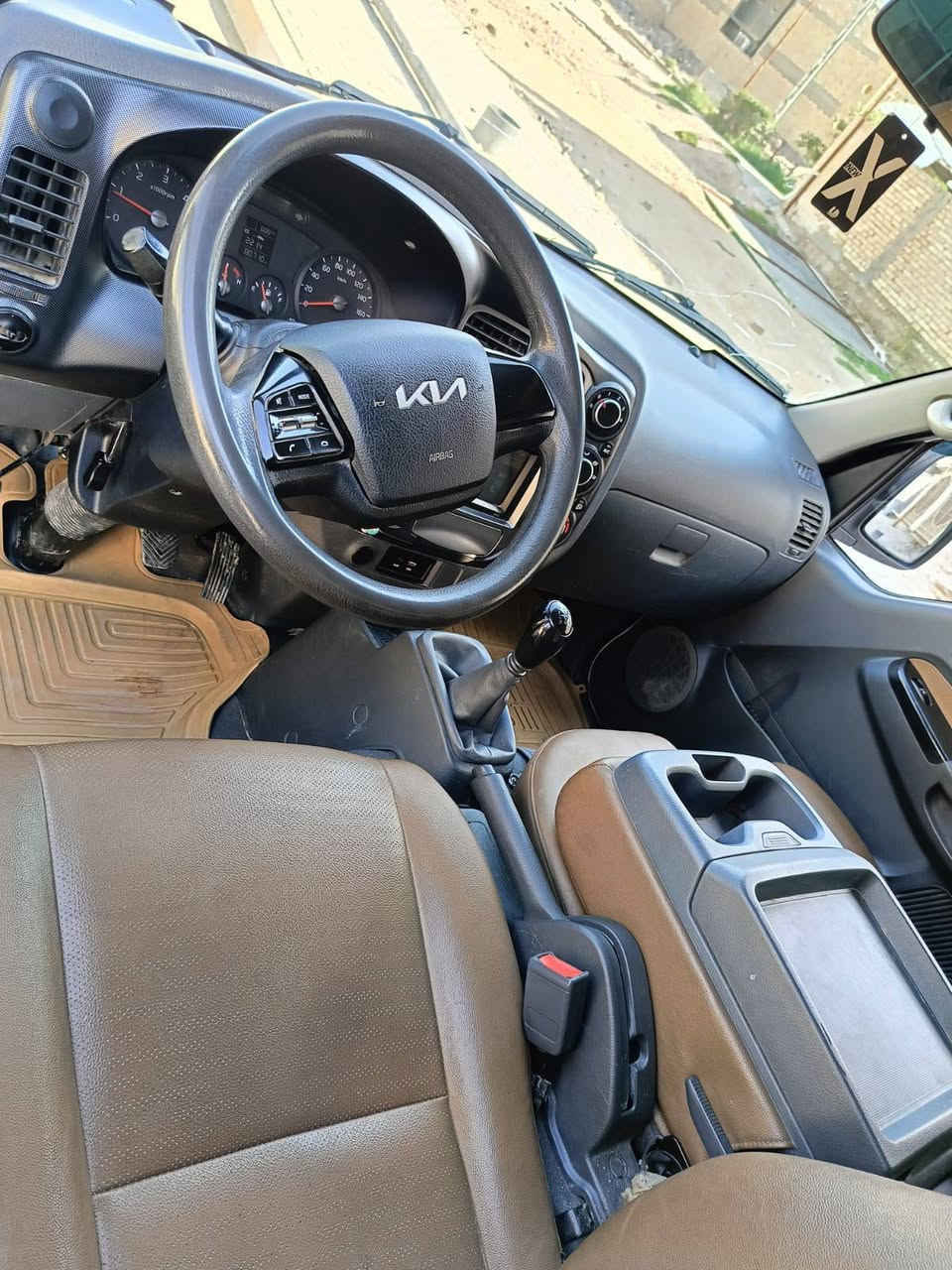 للبيع كيا حمل موديل 2024 رقم بغداد مكفوله العنوان بغداد طارميه رقم الهاتف ***********
