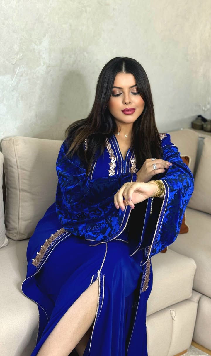 🟢▪️*جديد  new*▪️🟢

🟢قفطان كيمونو 2 بياس للافراح و المناسبات⚡
🟢ثوب كريب سامبل  و كمام مبرة ثليجة حرة ✨رطب و طايح 
🟢مخدوم بالطرز الرباطي ✨بالسفيفة و بلحزام بشوشات ✨ خدمة لمعلم باليد✨
🟢متوفر بألوان رائعة ✨

🟢المقاسات:M L XL XXL 3XL


**إذا كنت صاحب هذا الإعلان وتريد حذفه لأي سبب، رجاءا أرسل رسالة إلى الدعم الفني**