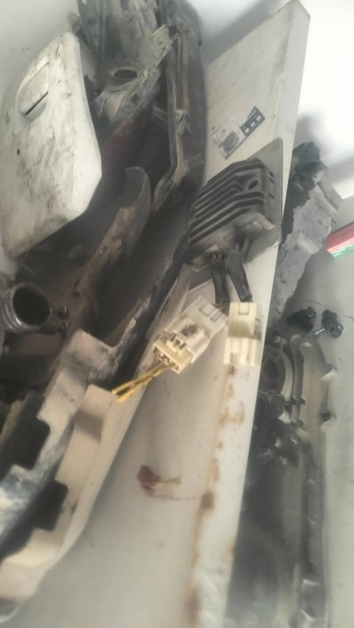 تفصيخ كامل عدي مكينه طابوكه كامله شغاله ب 150 قفل مكاني حسينيه راشديه ***********
