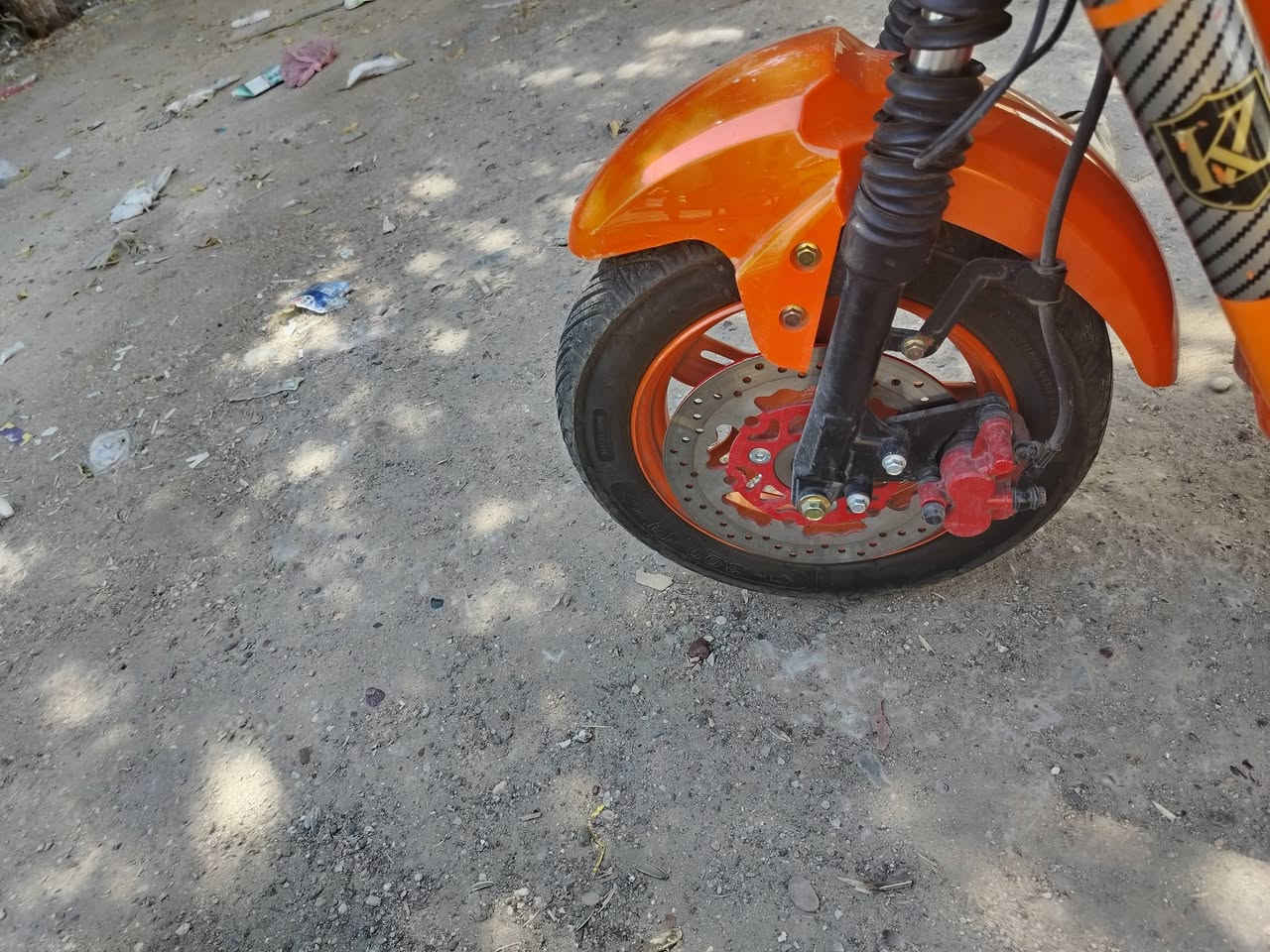 راجه R9 للبيع
دراجه حديده زيرو ماشيه قليل 
بطاريات نقص واحده
تايرات جدد
لون برتقالي 
سعر 550
وبيه مجال.    كلشي بيه شغال 
وبيه بلوتوث 
المكان بفداد، حي جهاد، حمدانيه 
رقم الهاتف واتساب ــ, ***********
