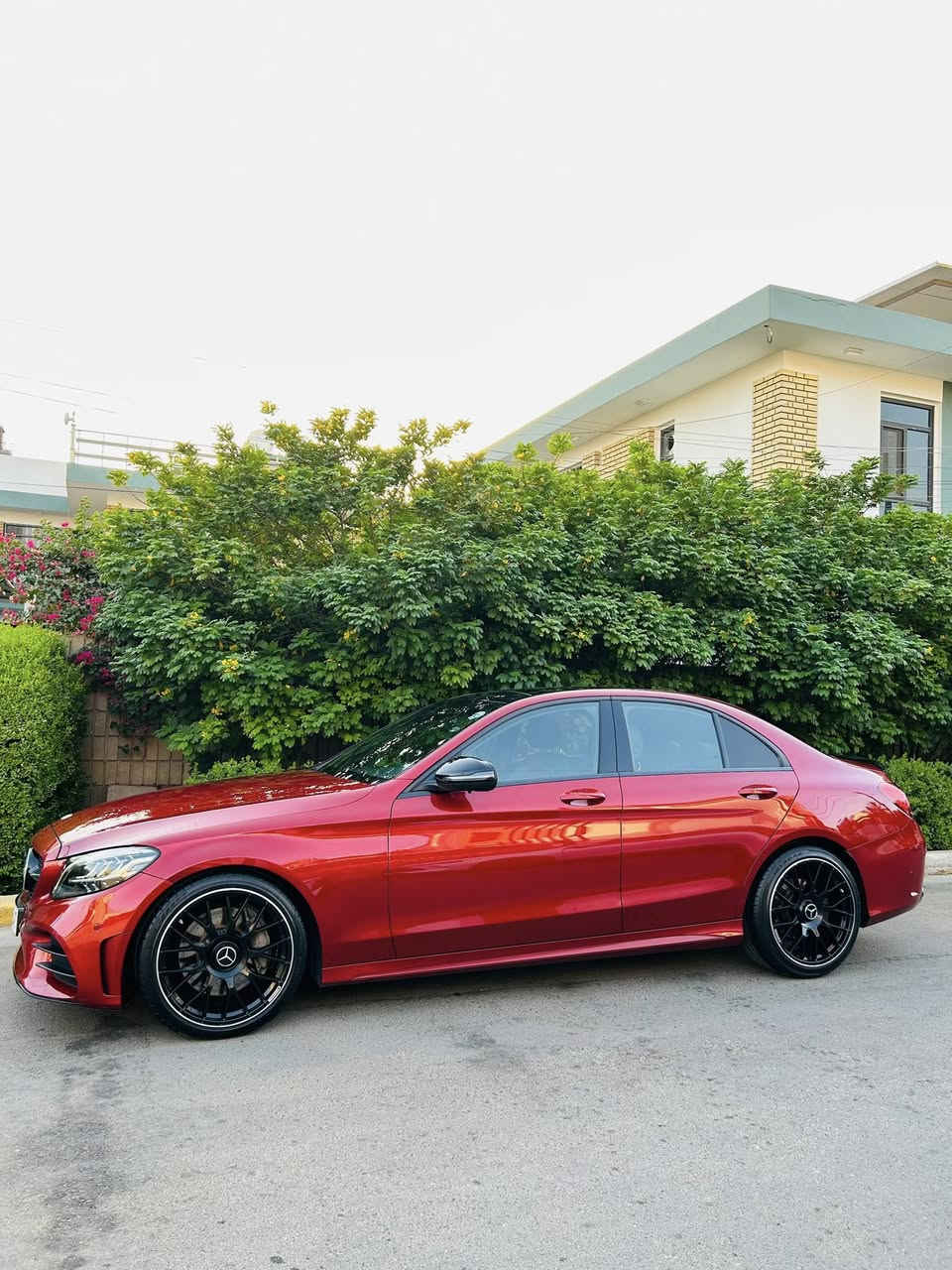 Mercedes C300 amg 2019
بانوراما 
ديجيتل 
شاشة كبيرة 
دبل موس 
داخل 64 لون 
لايتات داينمك 8 عدسات 
كراسي كهرباء 4 وضعيات 
كرسي السائق يفتر ويه الستيرن 
رادار امامي وخلفي وجوانب 
حساسات امامية وخلفية 
 
السيارة وارد الماني ضمان 2 بصمات 
جيدة كلش كير محرك مكفول من الفتح ومن كلشي 

رقم شيمالي 
مكان السيارة بغداد الكرخ 

للاستفسار 
***********
