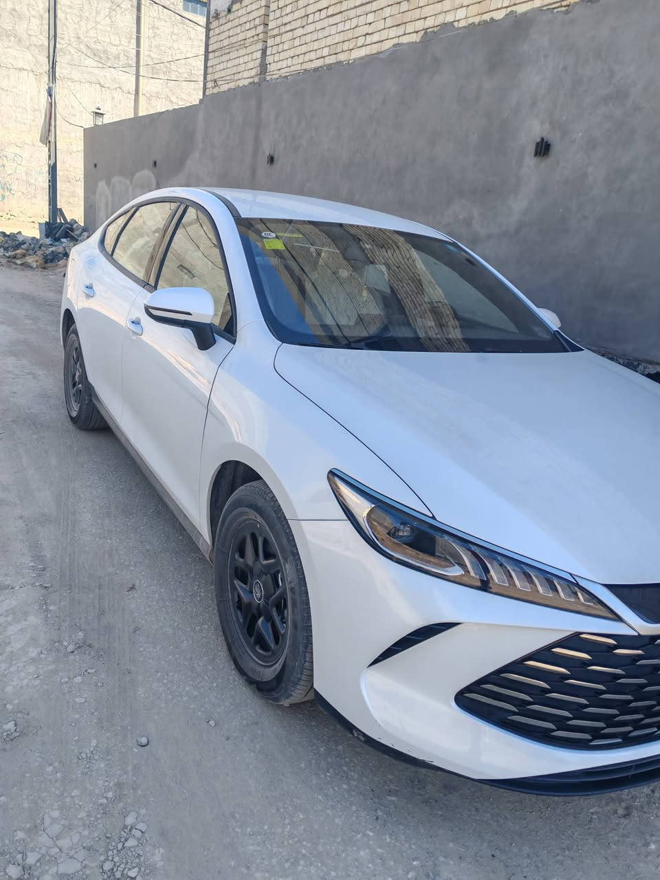 BYD كامل مواصفات عدا الفتحه 2025 ماشيه 5000
مكفولة بيها رصعة بلباب السيارة بأسمي 
#للبيع
السعر 19 مليون ونص بيها مجال للشراي
***********
مكاني حلة بابل

