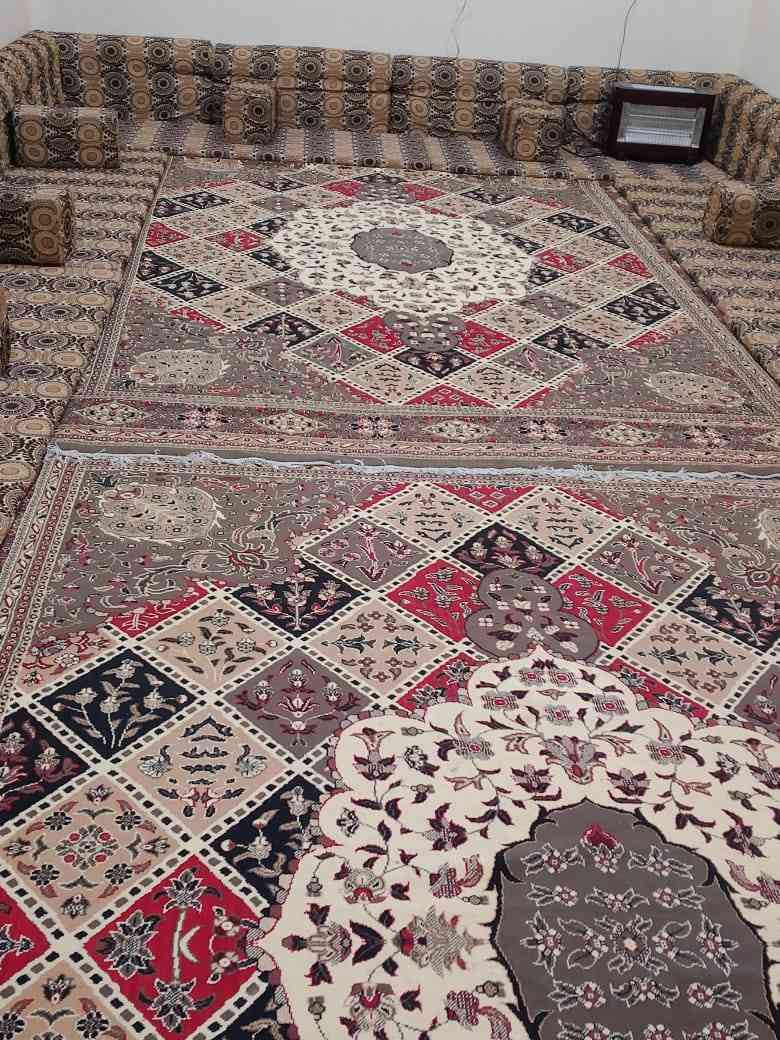 مكتب عقارات ألـــتـوبي
بيت للبيع حي جسوم المساحه200م
 طابقين الطابق الاول 2غرف+صاله+براني +
صحيات دخل وخارج 
الطابق الثاني 2غرف+صاله مسجل بطابو 
قرب المغسله للستسفسار مراجعة مكتب ***********
