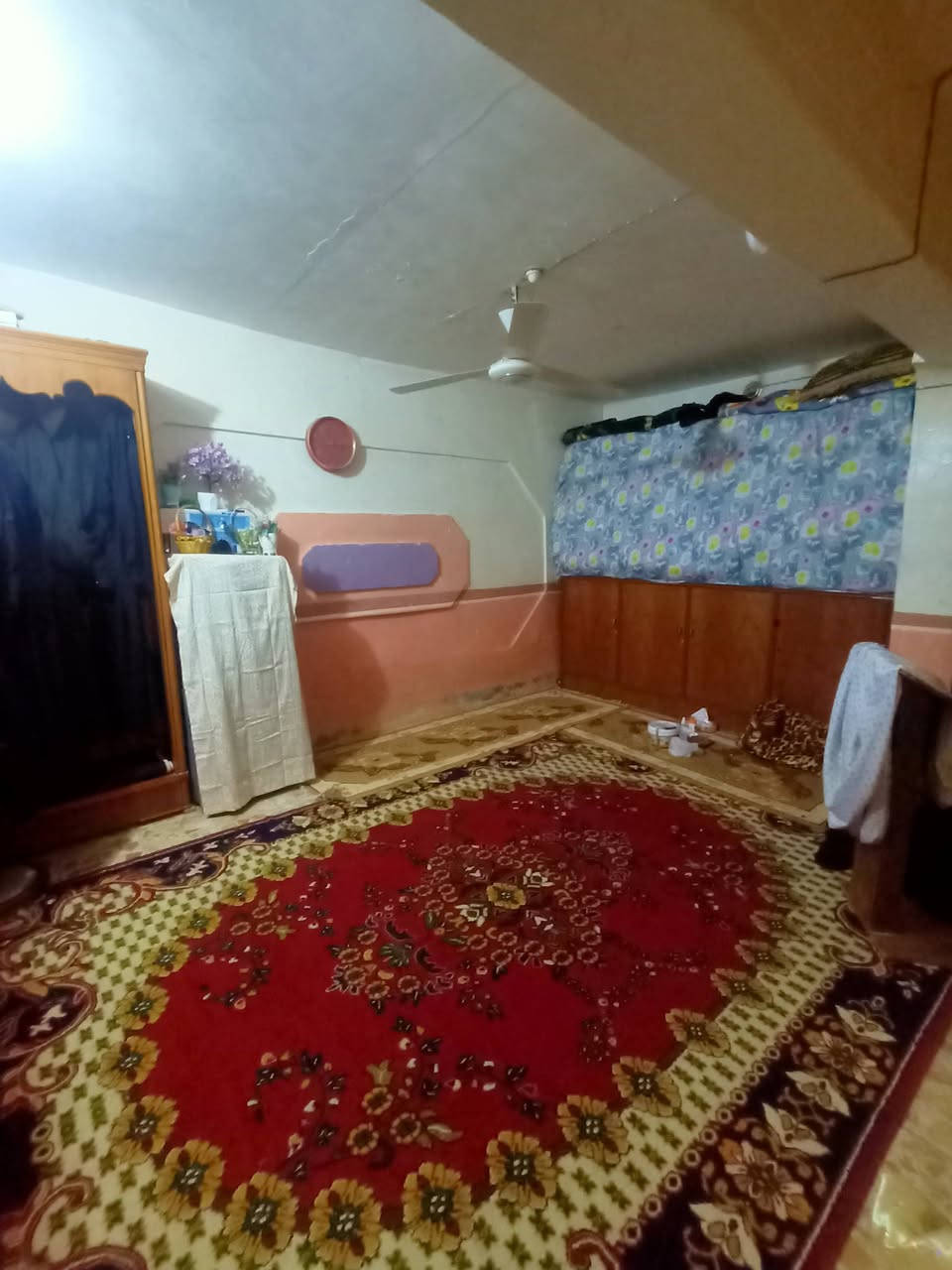 بيت تجاري للبيع مكان الجديده الثالثه سوق حنون بيه 4 محلات مساحته 188 طابو صرف  للتواصل *********** واتساب بيه
