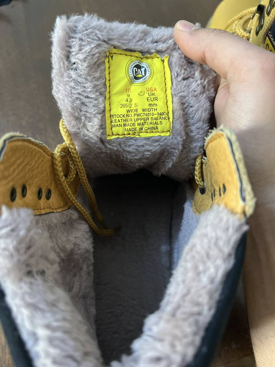 بوت cat 
قياس 43 
سعر 25 مع التوصيل


**إذا كنت صاحب هذا الإعلان وتريد حذفه لأي سبب، رجاءا أرسل رسالة إلى الدعم الفني**