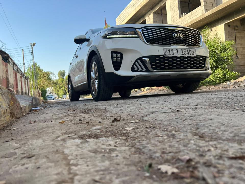 كيا سورنتو خليجي
رقم بغداد مشروع وطني
موديل ٢٠٢٠ شكل ال٢٠ 
دبل شباك شكل الجديد 
لون ابيض 
٦ سلندر ٧ راكب 
فوووووول مواصفات بدون فتحة 
بصمتين: تشغيل وتقفيل 
بردات خلفية اصلية 
الباب الخلفي كهربا
كشنات جلد اصلي لونين
كشنات ٢ كهرباء
شاشة كبيرة اندرويد 
جي : بي: اس : خرائط طرق 
اريل ابيض طيارة 
كامرة دوارة اصلية 
حساس امامي وخلفي 
مري شفط مع القفل 
تحكم استيرن فول 
حاكية : ابلوتوث: اوكس 
كيجات السرعة زئبقية 
شاشة الدشبول الكترونية 
نظام ايكو درايف 
نظام سبورت ورياضي وعادي 
تبريد ابيانو لمس 
تبريد ٣ قطع ثلج 
مانع انزلاق وانحدار 
اضواء ترحيب بليدات 
علامة سورنتو بلدوسة 
لد امامي وخلفي 
لايت زنون اصلي 
اشاير بلمري 
يدات نيكل اصلي 
ويل اكروم ١٩
تخم تاير جديد لك 
ماشية ٧٤الف اصلي 
لايت اسود ٥ عدسات 
كير ومكينة وصدر وحدادية وتبريد كفالة عامة 
بدون ضربة وتبديل واسخوط وبارد ورصعات وصبغ عدى تكحيلة ابكد الاصبع
سيارة جديدة ومال بيت مابية اي نقص 
الرقم الدولي الجديد/ هزة جديدة/ سنوية جديدة 
كتلوكات الشركة موجودات// البصمة الثانية ممستخدمة// 
السعر ٢٣٢$
***********

