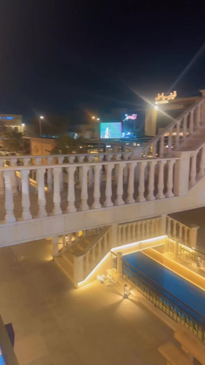 السلام عليكم ورحمة الله وبركاته محل ملابس اطفال للبيع كامل من كلشي وبيه بضاعه صيفي وشتوي مساحه المحل كلش جبيره وشغله مرتبه وايجاره مناسب وديكوره كامل مكمل  مكانه بغداد الحريه مدخل دور الضباط مول ڤنيسا طابق اول للاستفسار اكثر  اتصل ***********
