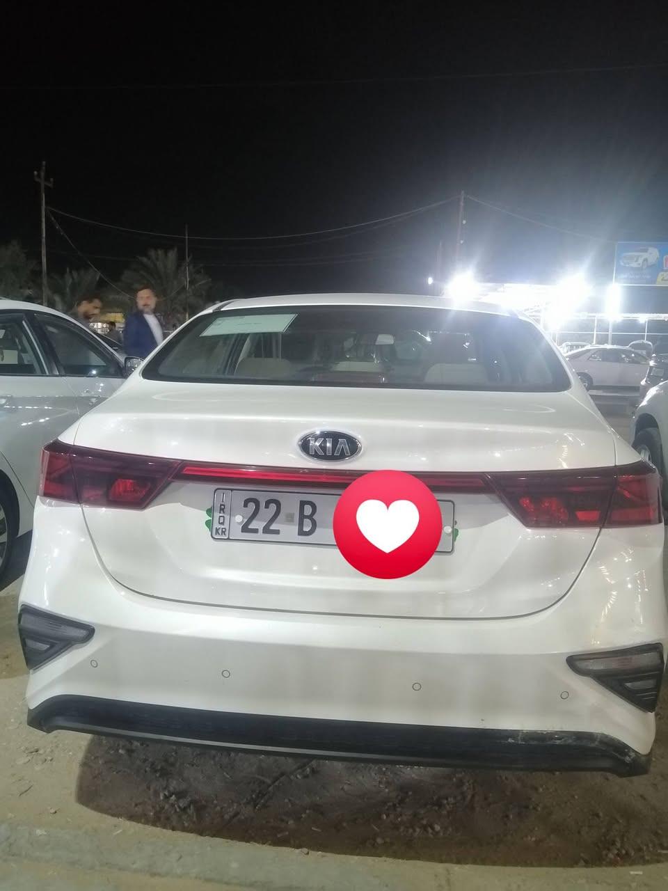 للبيع سياره سيراتو خليجي موديل 20 مكينه كير جديدات حداديه جديد على وضع الشركه تبريد قطعتين  دواخل لونين  ويل كب  السياره بيها فقط قبق الجنطه امرخيي وبي بارد فقط الباقي كفاله السياره احلا من الصور بعد  باقي التفاصيل السعر خابر على رقم *********** مكاني النجف الأشرف
