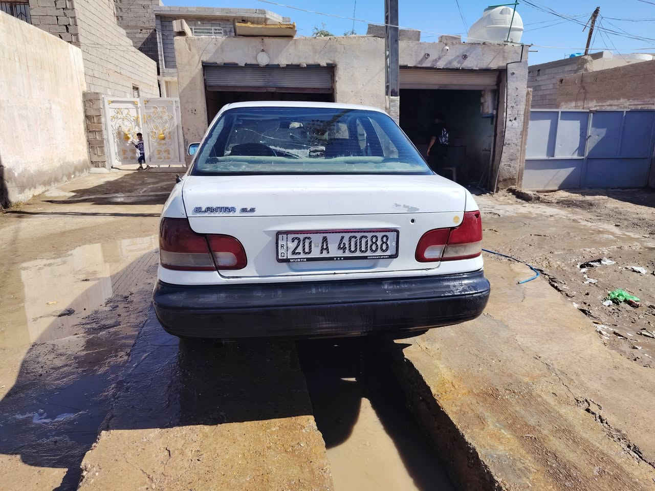 سلامعليكم سيارة دمعه موديل 1993 كير وحداديه خير من لله  تحويل مباشر  رقم اديالى مكان كاطون رازي شارع المدارس  سعر 24 بيهة مجال ***********
