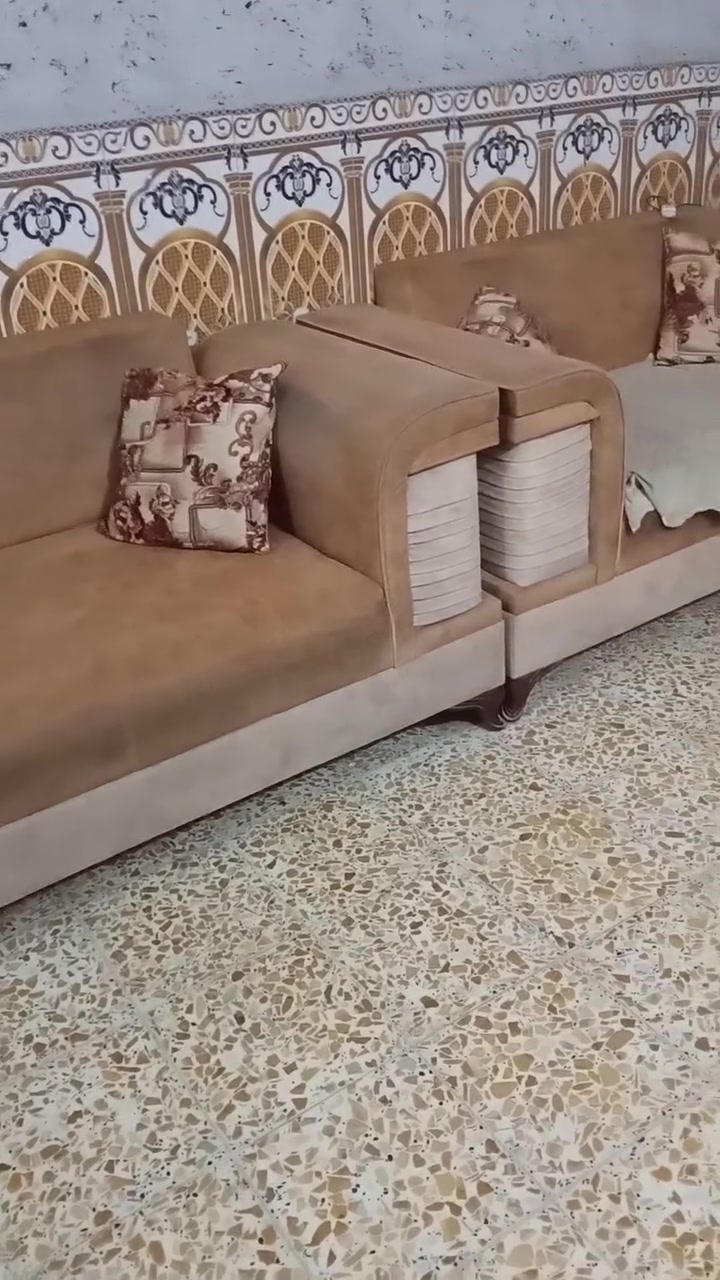 السلام عليكم ورحمه الله وبركاته شلونكم عندي تخم تركي نضيف للبيع السعر 600 الف وبي مجال العنوان كاطون الرازي قرب شارع المختارابو رباح قرب جامع الانبياء والاستفسار على الرقم ***********
