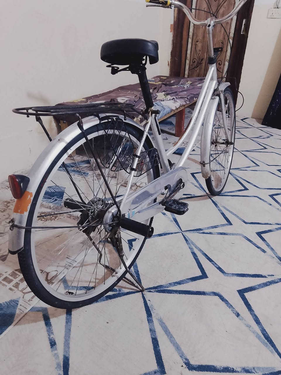 سلام عليكم بايسكل للبيع سعر مناسب بايسكل جديده كوفه النجف الي يريده يدخل خاص ***********
