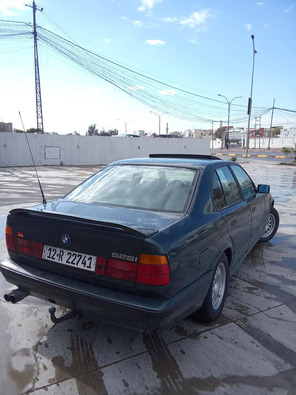 السلام وعليكم
BMW525i
كبس ديجيتال اصل بليته وسنويه 525

السياره مصبوغه جماليه مكينه گير شرط سنويه جديده رقم دولي شرط التحويل كاربون بيها  طخم تاير جديد صدر عمرتو قبل يومين سياره جاهزة السعر 52 وبيها مجال بسيط 

التواصل رقم ***********
