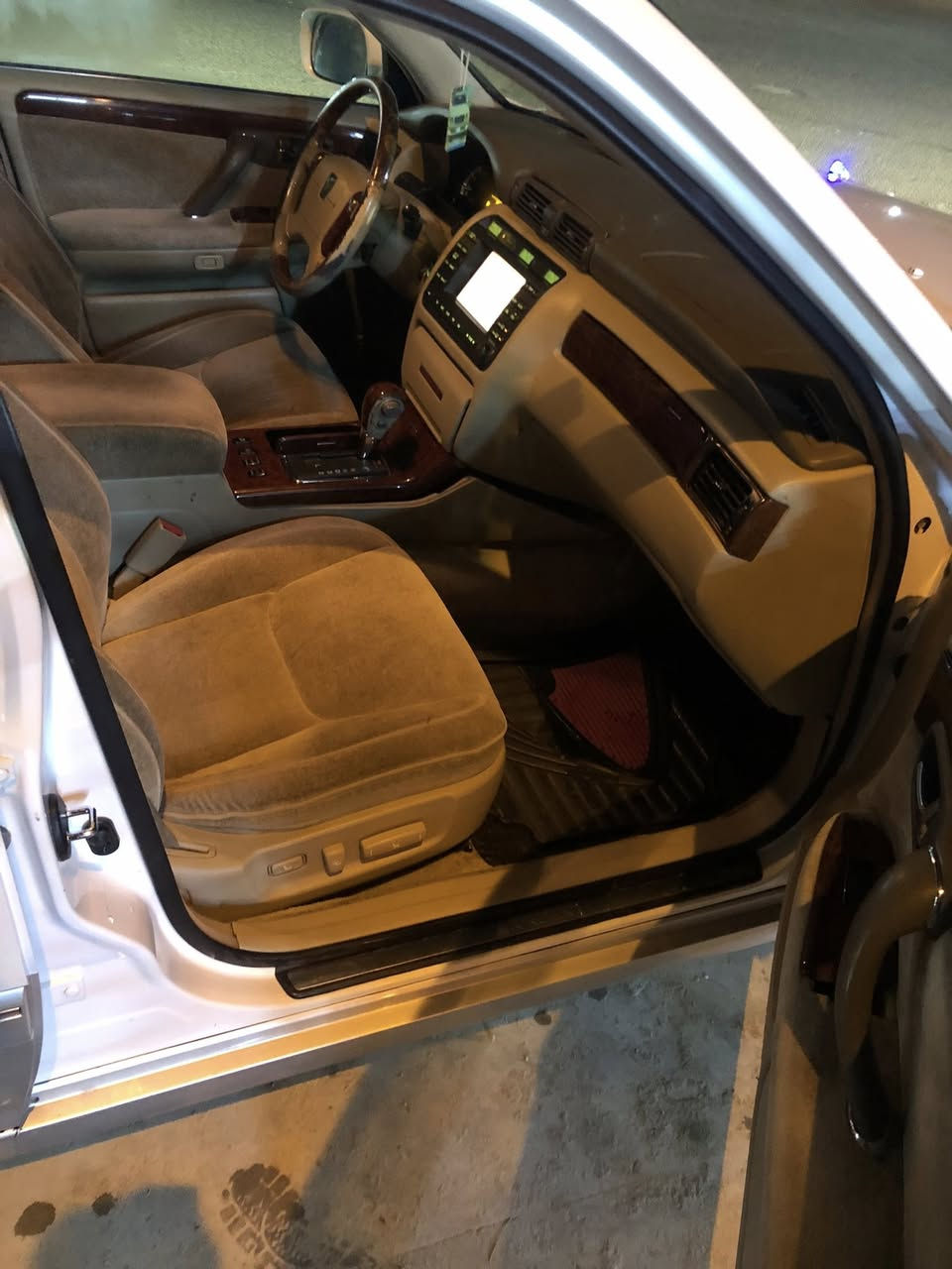 السلام عليكم للبيع ملكه موديل 99اربع دكم اصل كرستال حتى رادار بيها السياره شاصي ٧٥ مكينه vvti3000 بيها منظومه غاز انسى الاصراف مكفوله من الكص ونقل الجثة والاصوليات رقم نجف انگليزي بإسمي السنويه ل2030 رقمها كلش حلو السياره جاهزه مكينه كير حداديه تايرات جدد باتري جديد السعر ١٣٥ وبيها مجال بسيط للطيبين للاستفسار ع الرقم 

‭+٩٦٤ ٧٨٢ ٣٥٥ ١٥٩٢‬

‭٠٧٧٣ ٥٢٩ ٣١٦٣‬
