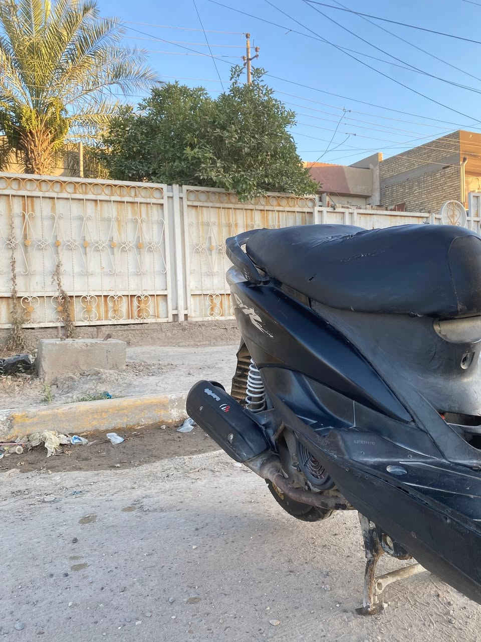السلام عليكم دراجه ثعلب 140 كامله بدون نقص كلهه شغاله كهربائيات كامله نكره سلف كفر بلاد ختم واحد اوراق موجوده المكان بلغزاليه السعر 300 الرقم ***********
