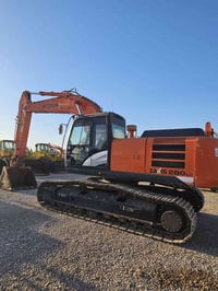 حفاره هيتاشي • موديل ٢٠١٥ • حجم ٢٨٠