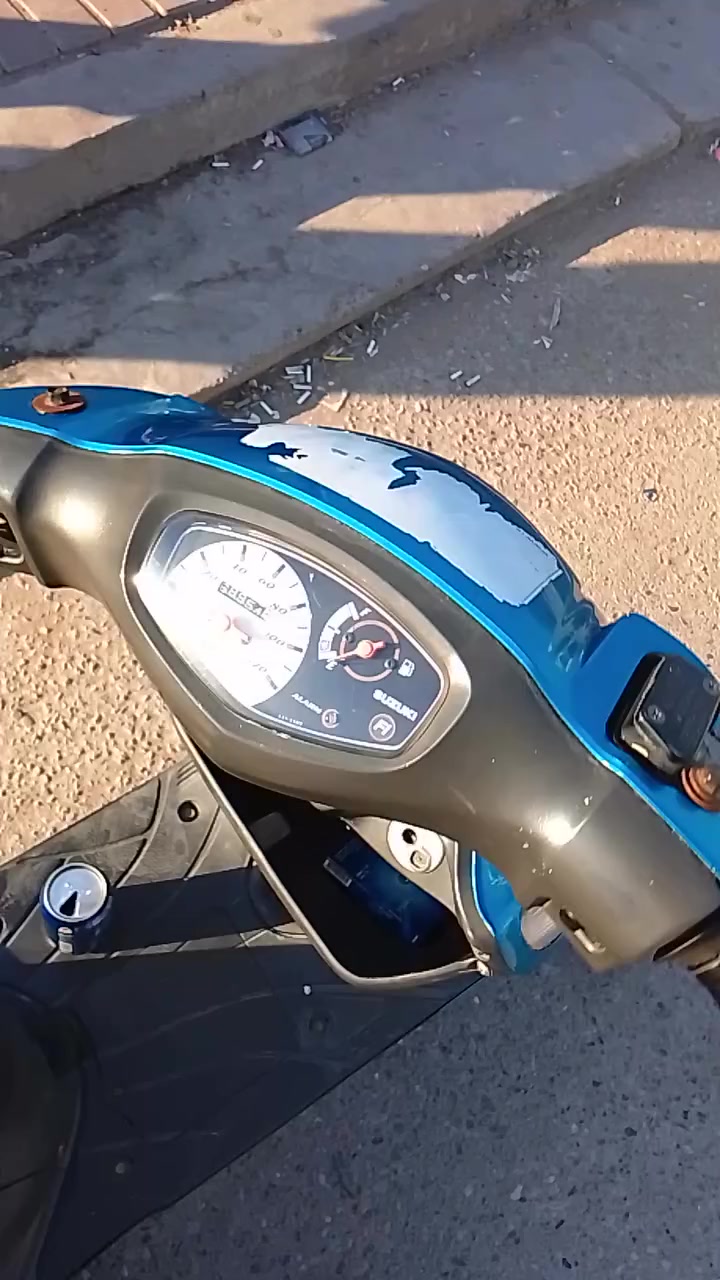 سلام عليكم دراجه ادرس كفالة عامه من البرغي تجي تكلب وتقتنع وتتوكل مكينه هاون وعلي ب حساس استيرن وستان دراجه ياباني اصلل شلعه ومعدل بس الباتري تعبان يشحن ونوب يهبط سعر 500وبيها مجال قليل مكان بغداد الحبيبيه ه‍ ***********
